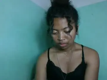 Nadiah101185  live sex cam