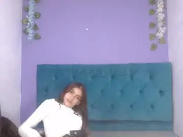 Akatalinaandmikemar  live sex cam