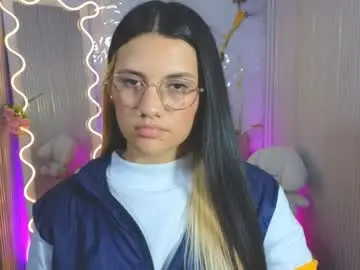 Chiara_tay  live sex cam