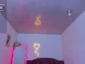 Chiara_tay  live sex cam