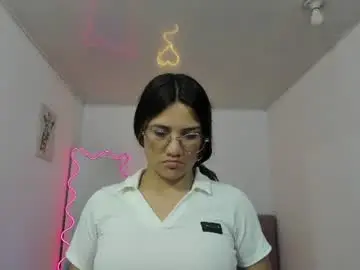 Chiara_tay  live sex cam