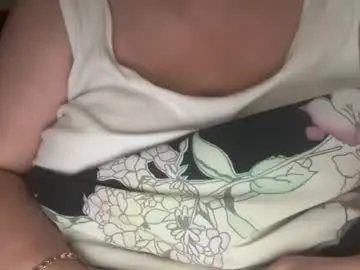 Friyaymartini  live sex cam