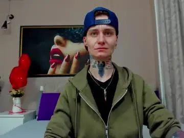 Kennyandsellena  live sex cam