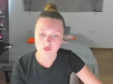 Kitkatvel  live sex cam