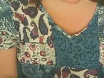 Lovemaker2oi7  live sex cam