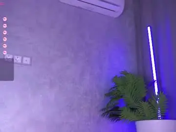 Mentallymonika  live sex cam