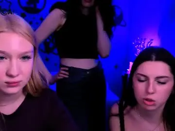 Playful_sophie  live sex cam