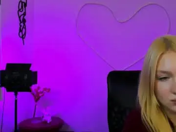 Playful_sophie  live sex cam