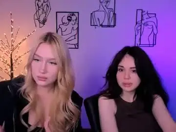 Playful_sophie  live sex cam