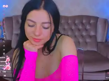 Kitnis1love  live sex cam