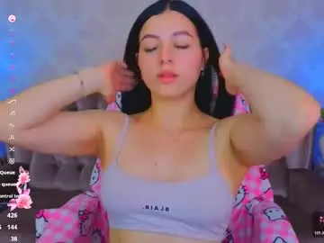 Kitnis1love  live sex cam