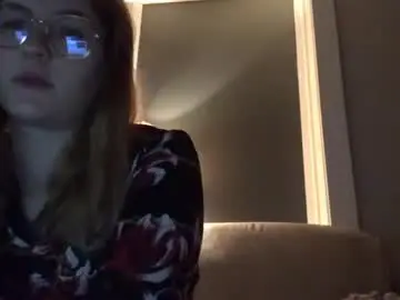 Mommy42000  live sex cam