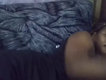 Momsdoll  live sex cam