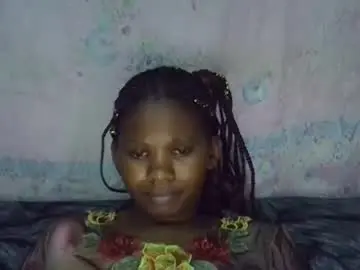 Momsdoll  live sex cam