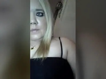 Sexxiibossbabe  live sex cam