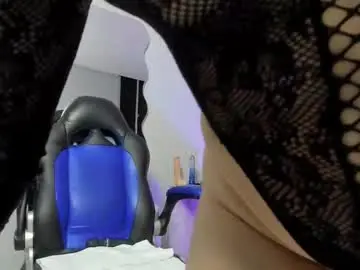 Yelena03  live sex cam