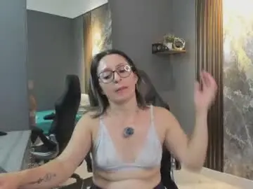 Yelena03  live sex cam