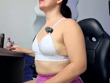 Yelena03  live sex cam