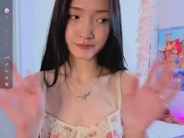 Yung_leana  live sex cam
