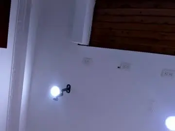 Alondrasoomer  live sex cam