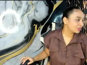 Heluehorny13  live sex cam