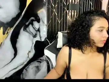 Heluehorny13  live sex cam
