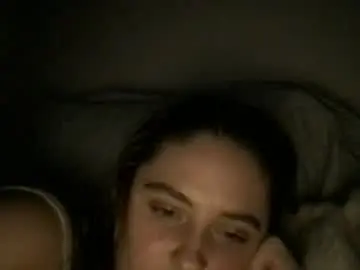 Heyheywhat22  live sex cam