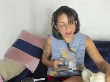 Sarahlovexxv  live sex cam