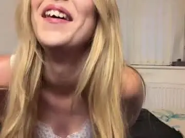 Badbunnyclub69  live sex cam