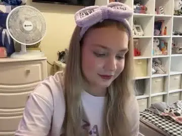 Maisiehtwe  live sex cam