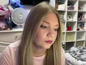 Maisiehtwe  live sex cam