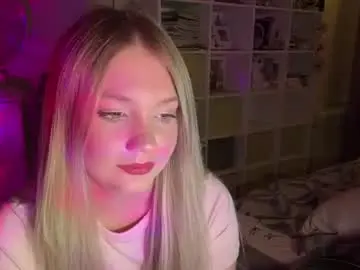 Maisiehtwe  live sex cam