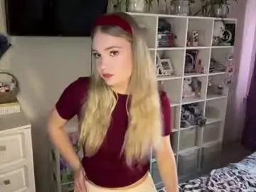 Maisiehtwe  live sex cam