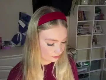 Maisiehtwe  live sex cam