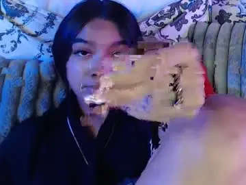 Pocahontas_moon  live sex cam