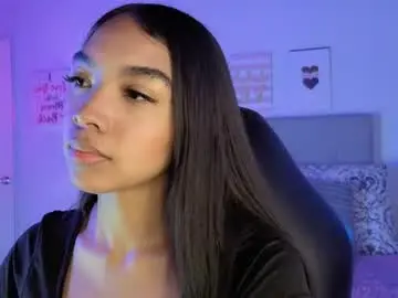 Pocahontas_moon  live sex cam