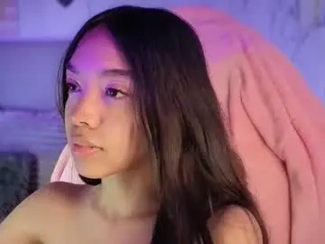 Pocahontas_moon  live sex cam