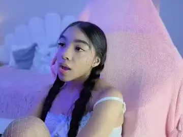 Pocahontas_moon  live sex cam
