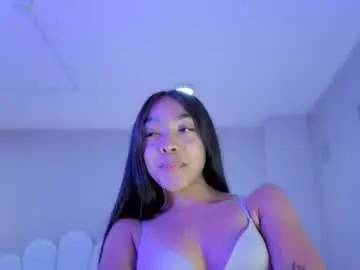Pocahontas_moon  live sex cam
