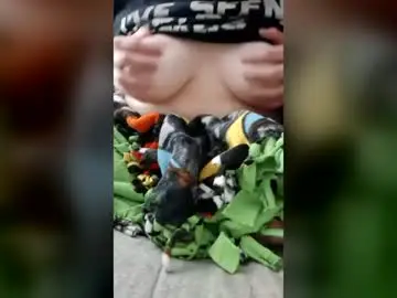 Strawberry1066  live sex cam