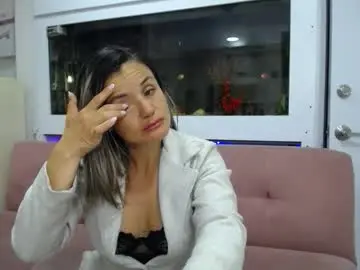 Sweetfantasyy69  live sex cam