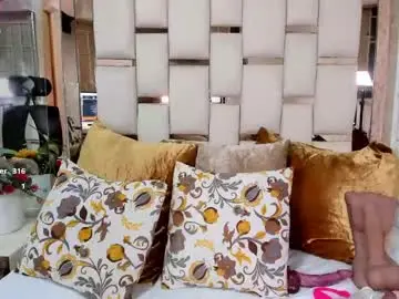 Thalia_nichols  live sex cam