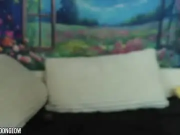 Amaramoonglow  live sex cam