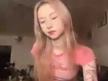 Lenorehandelsman  live sex cam