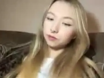 Lenorehandelsman  live sex cam