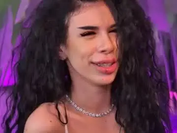 Lucianadelsol  live sex cam