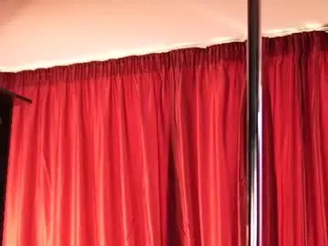 Luxennoir  live sex cam
