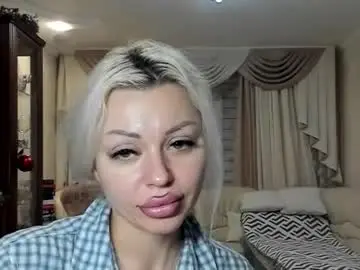 Roxxxyroyce  live sex cam