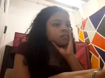 Henriettadepietro  live sex cam