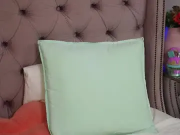 Jenniferlovve  live sex cam